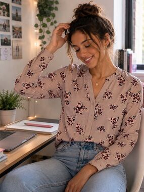 Hilary Radley Women’s Floral Long Sleeve Blouse – Size Small